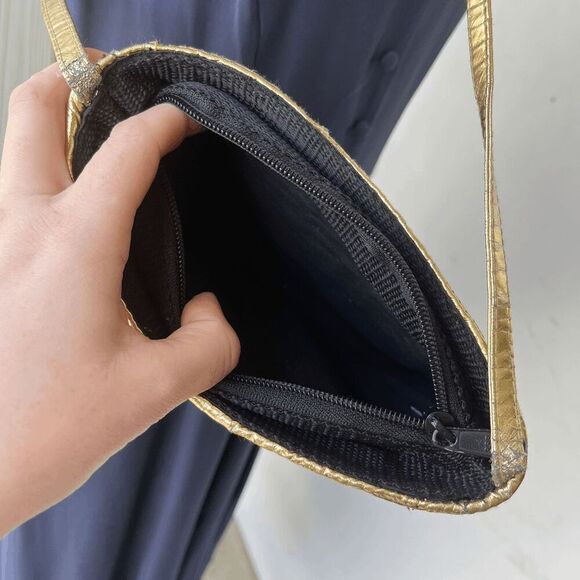 Vintage Rainbow Straw Crossbody Bag w/ Gold Strap – Colorful Boho Style - Picture 4 of 8